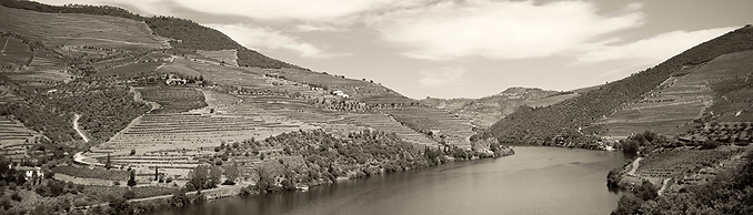 Copyright © Wolfgang Bleier, Austria Douro valley